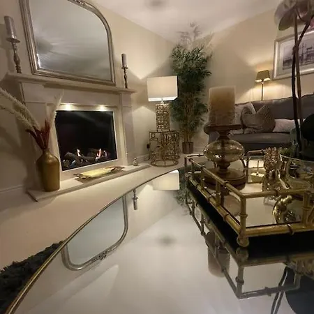 Home In Wirral - Peaceful Contemporary Gem. Buitenkant foto