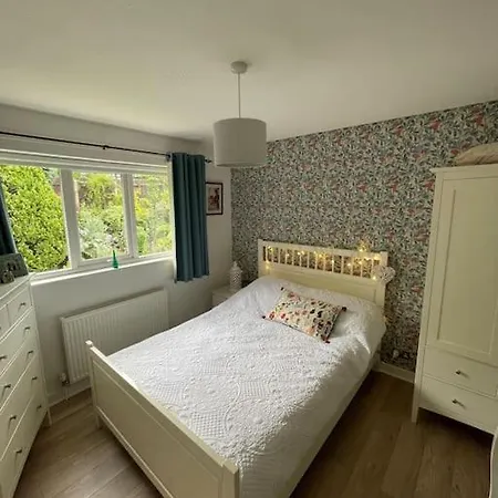 Home In Wirral - Peaceful Contemporary Gem. Buitenkant foto